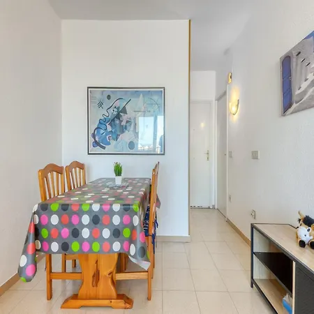 Apartment In With Swimming Pool Roses